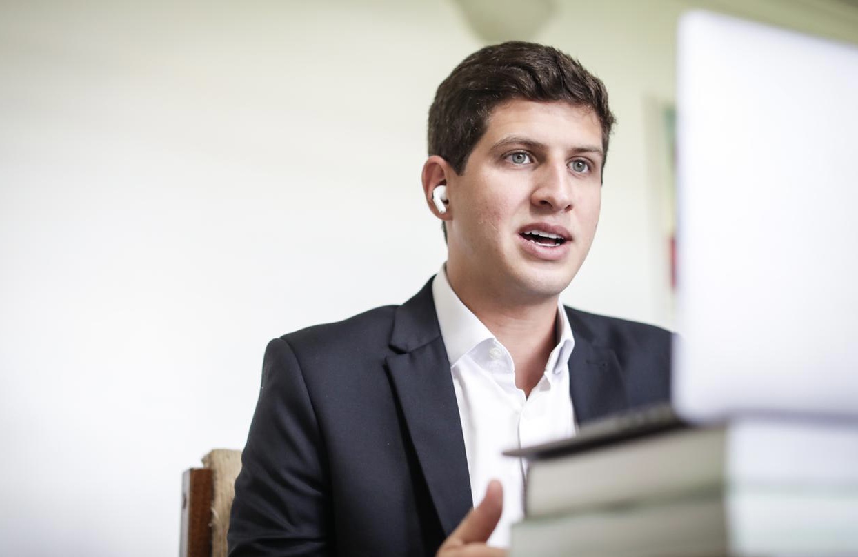 João Campos destaca perspectivas econômicas a líderes empresariais