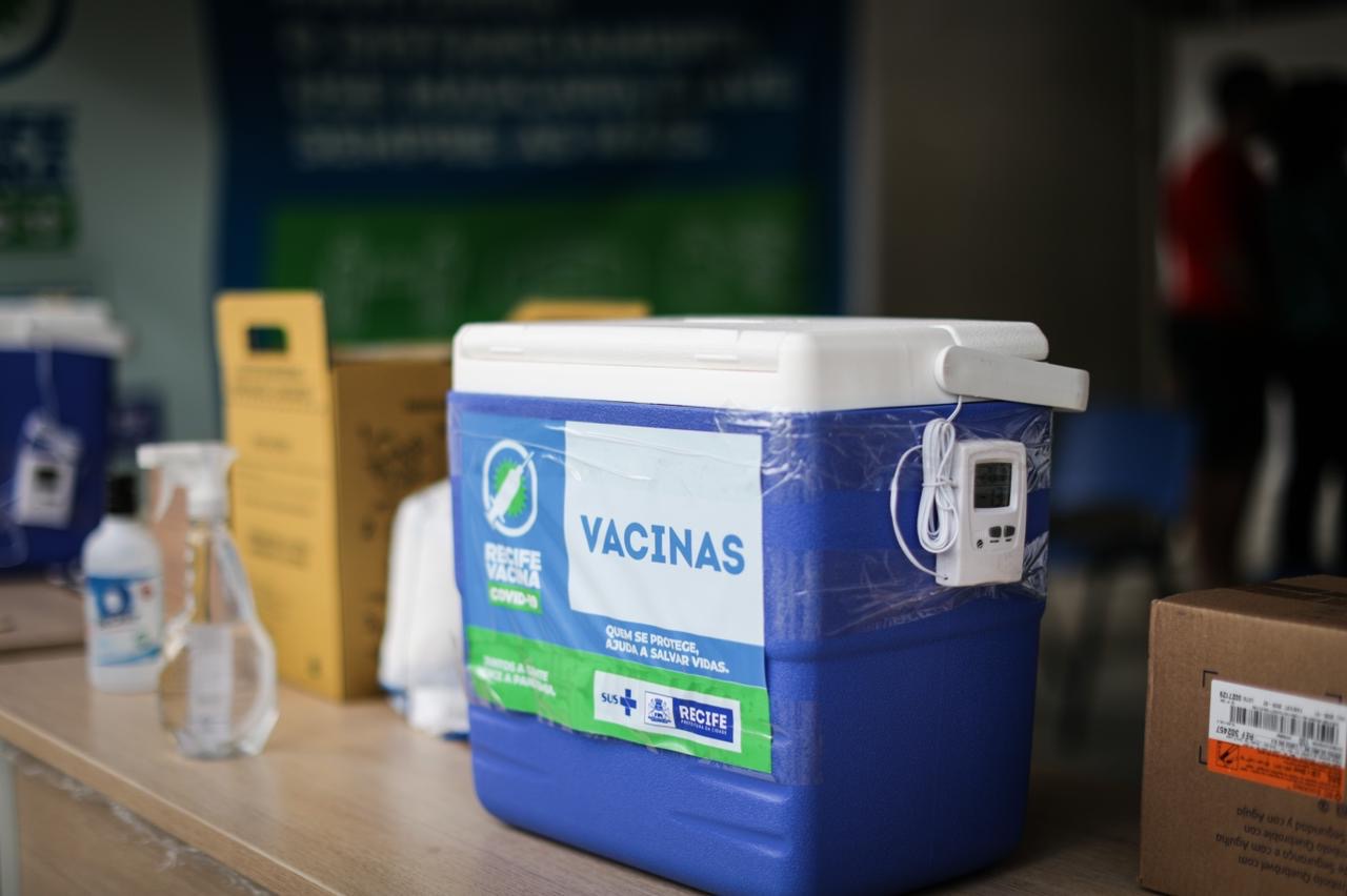 Recife amplia vacinação para idosos com 80 anos ou mais