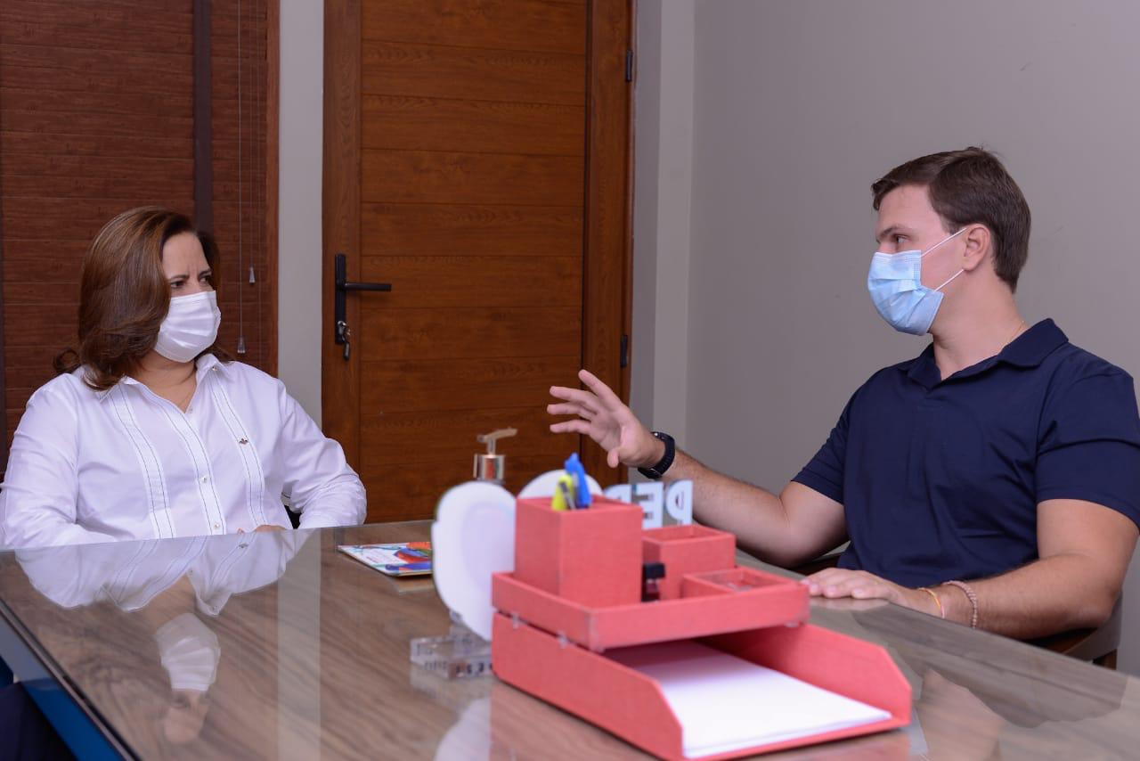 De olho em 2022, Miguel Coelho, visita prefeita do Ipojuca