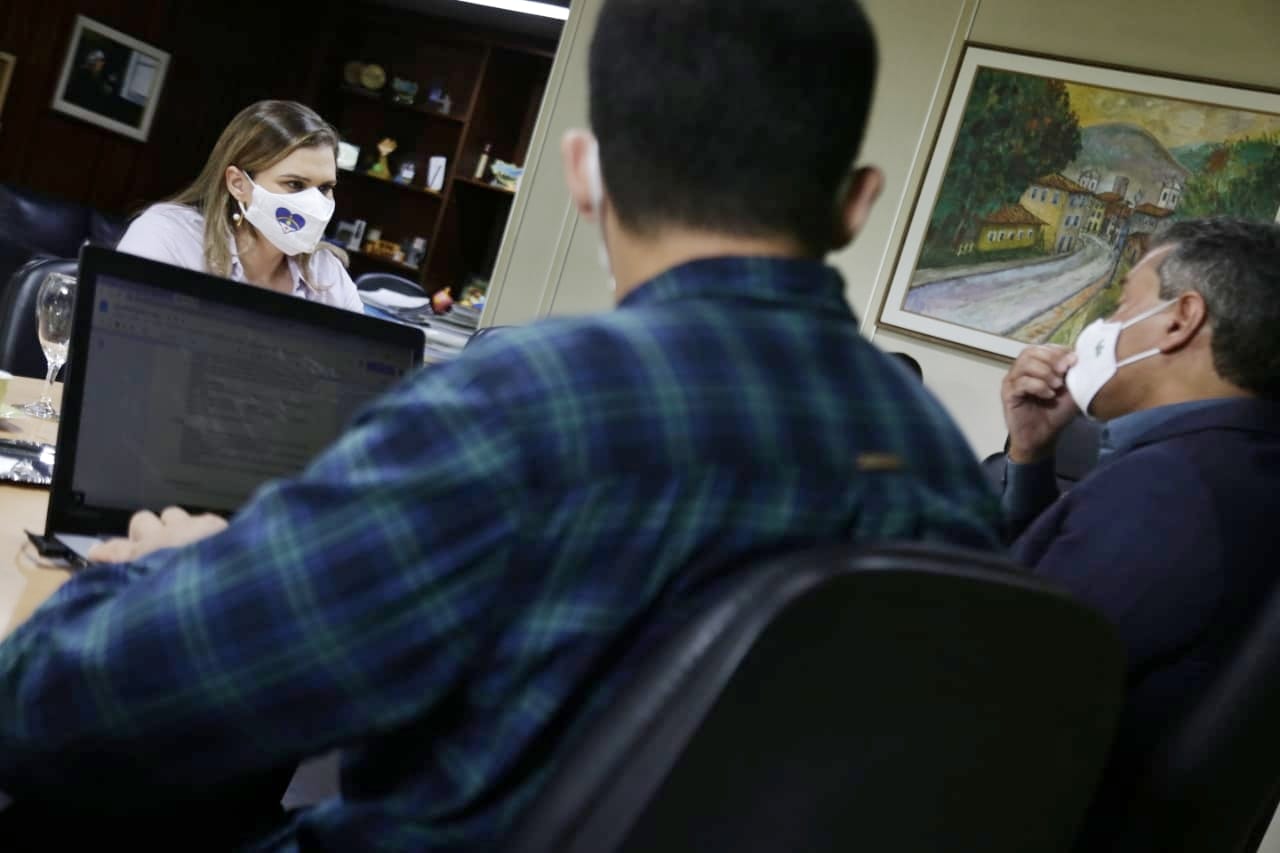 Marília visita IFPE e garante lutar contra PEC Emergencial