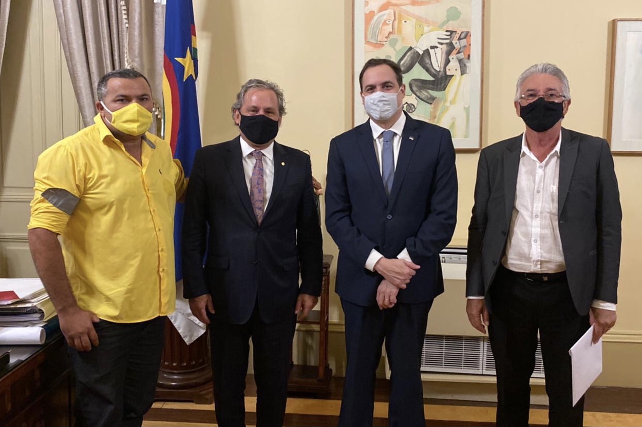 Em reunião com governador, Tadeu encaminha demandas de Iati