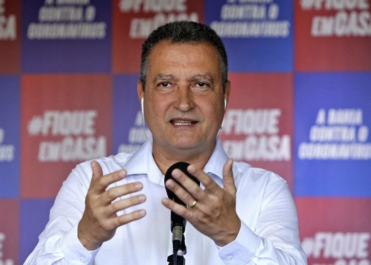 Rui Costa confirma compra de 9,7 milhões de doses da Sputnik V