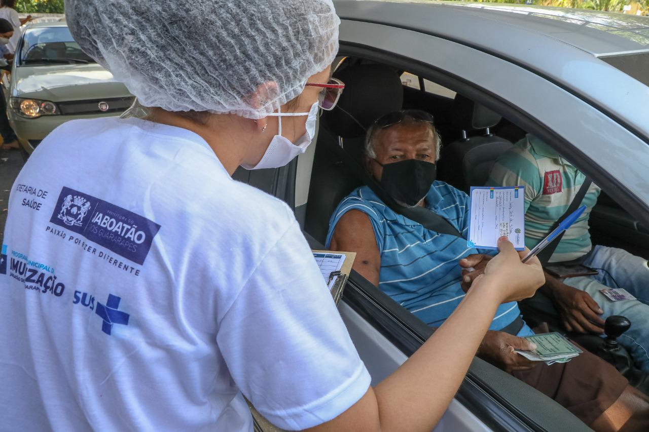 Número de vacinados em Jaboatão ultrapassa o de contaminados