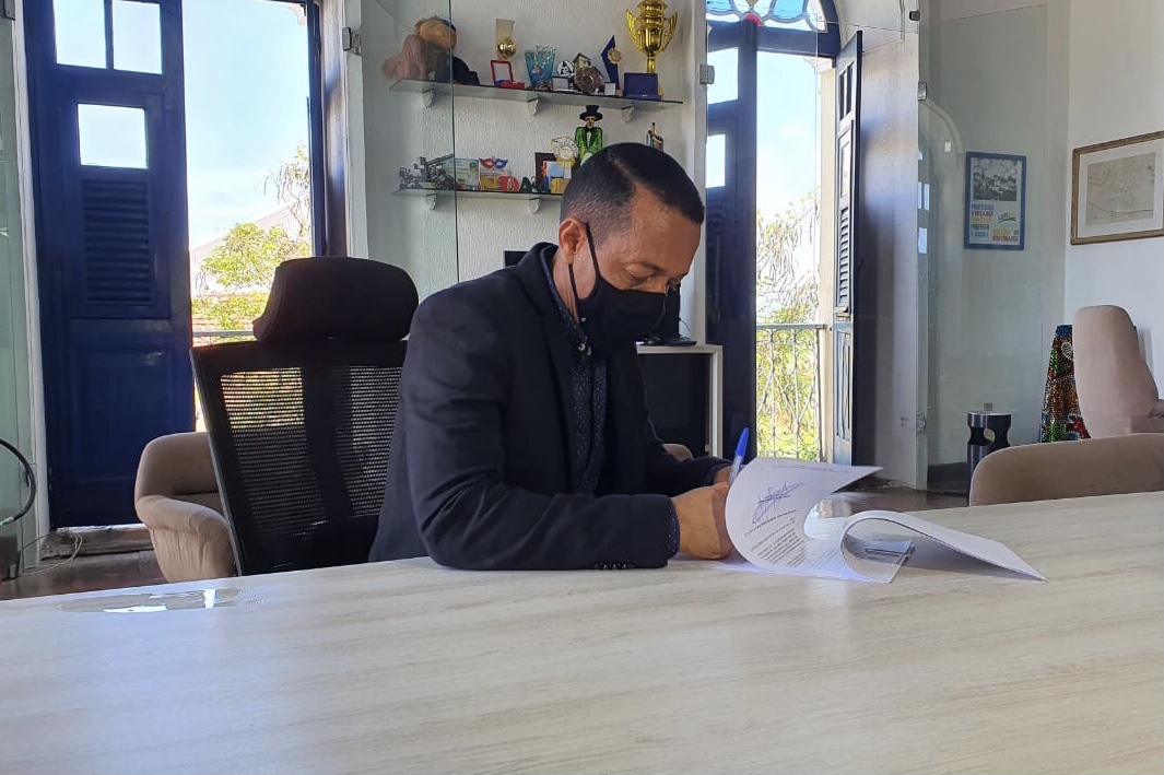 Lupércio anuncia auxílio emergencial para olindenses