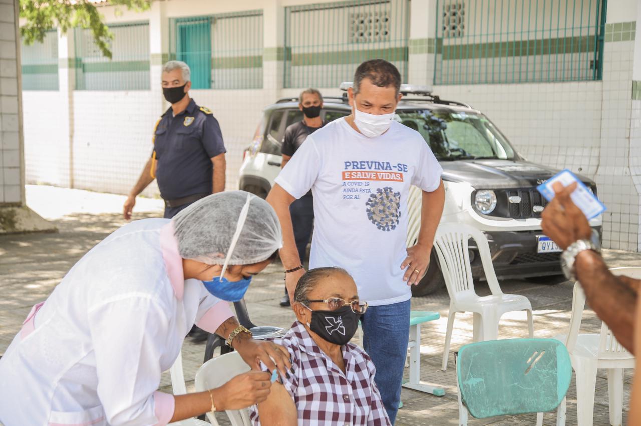 Mais de 1.500 idosos acima de 75 anos foram vacinados no Cabo