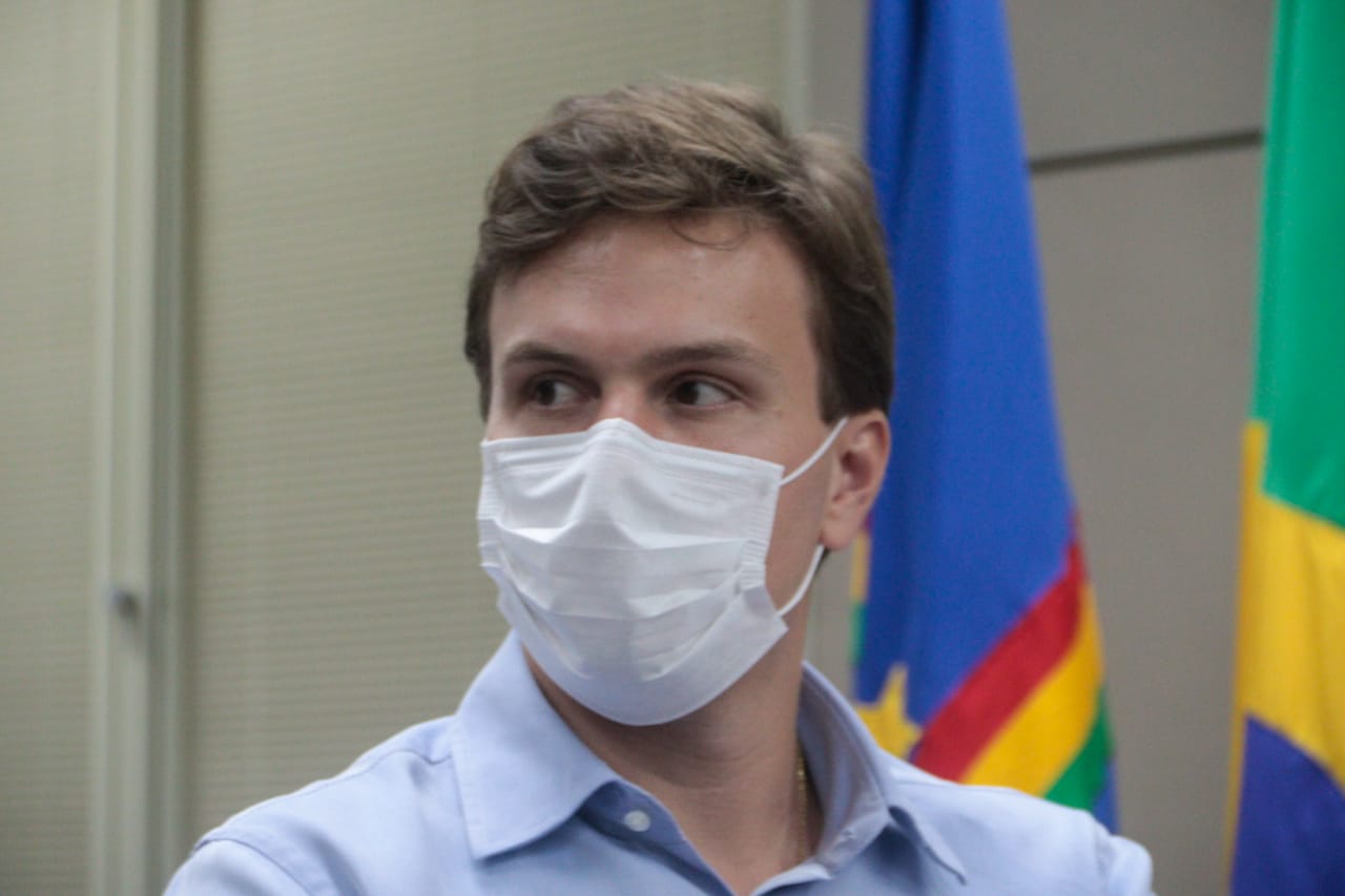 Cenário Político: Miguel Coelho segue fazendo o dever de casa