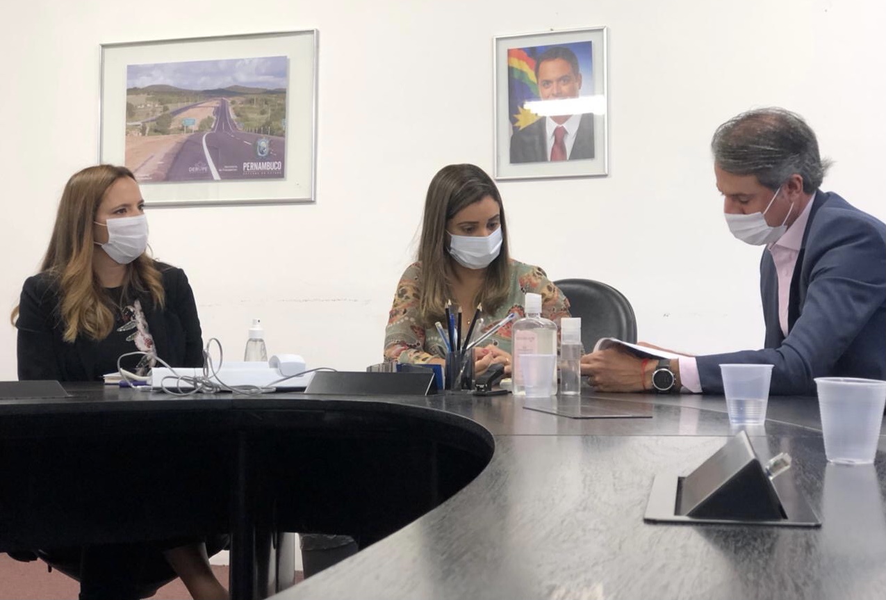 Deputado leva demandas de Cabrobó à Seinfra e Compesa