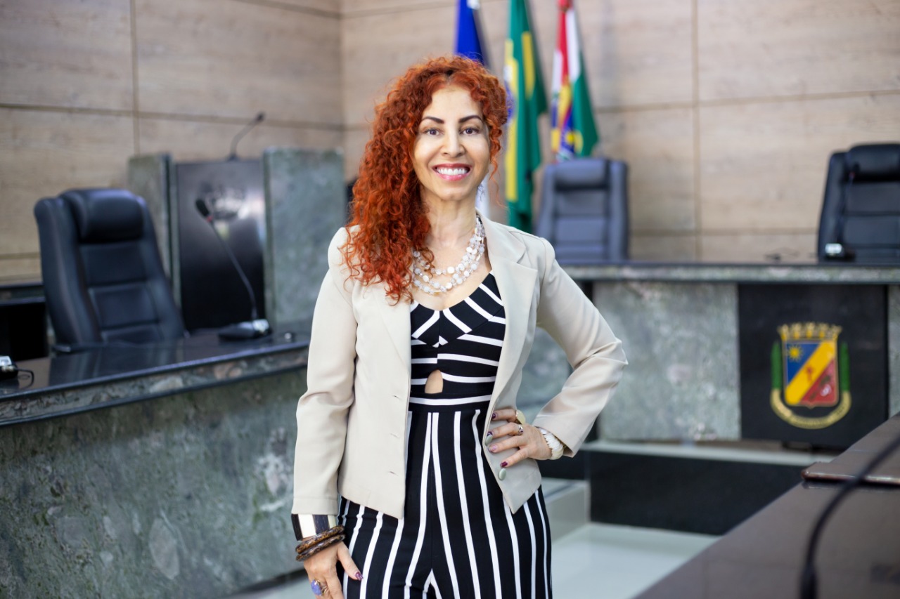 Perpétua propõe programa na TV Câmara voltado para mulheres