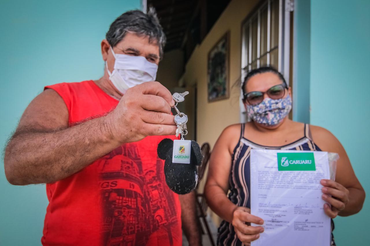 Novas casas do PNHR são entregues em Caruaru