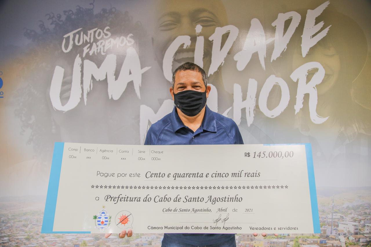 Câmara do Cabo doa R$ 145 mil para compra de cestas básicas