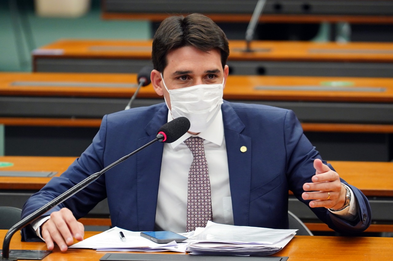 CCJ aprova relatório de Silvio Costa para venda direta do etanol