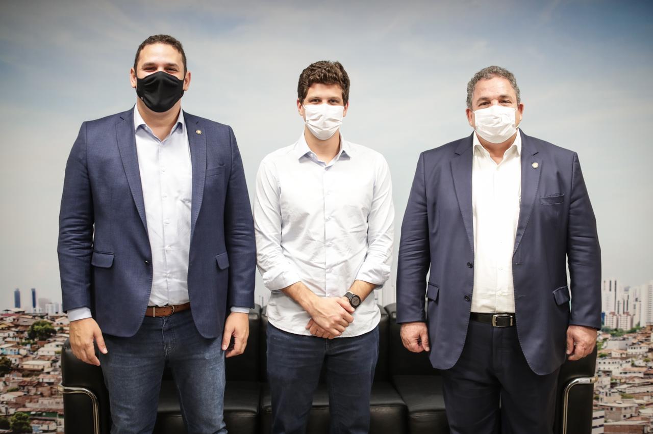 Eriberto Medeiros e Eriberto Rafael conquistam creche para o Prado