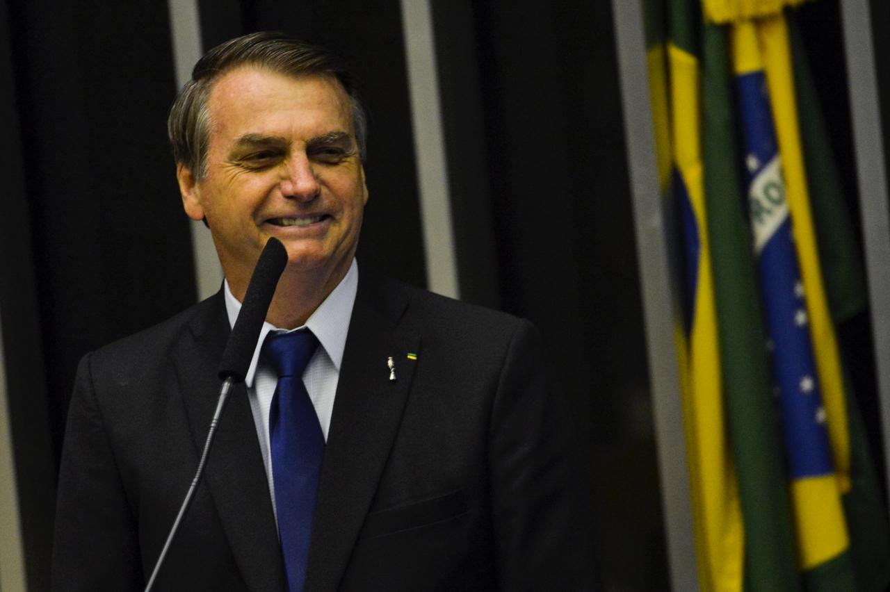 Bolsonaro vai ao STF contra restrições em Pernambuco