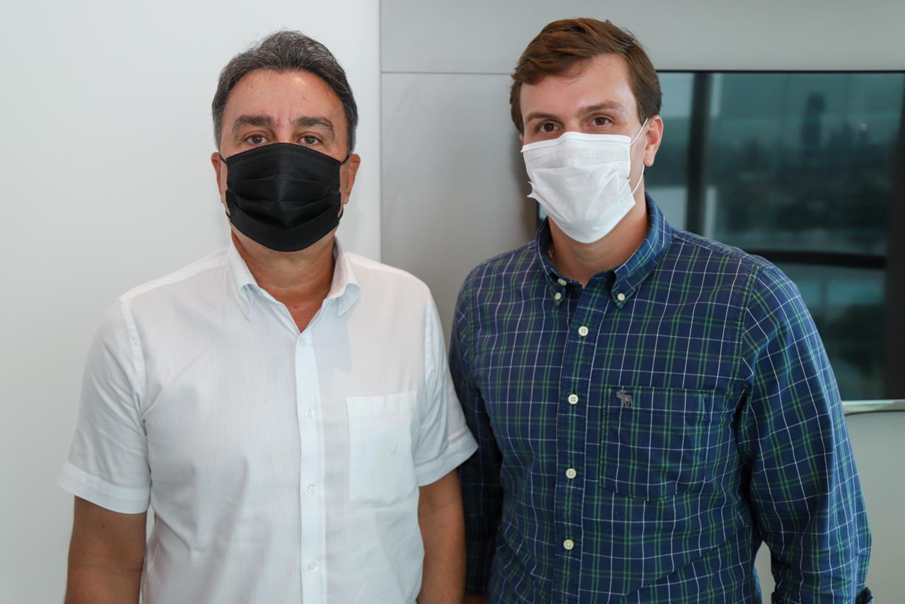 Ricardo Teobaldo e Miguel Coelho debatem cenário político