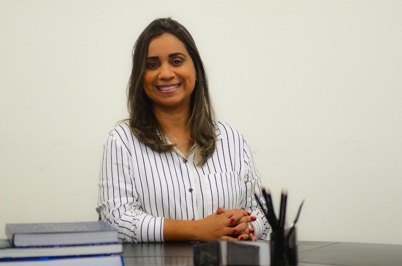 Fernandha Batista vistoria obras em cidades do Sertão