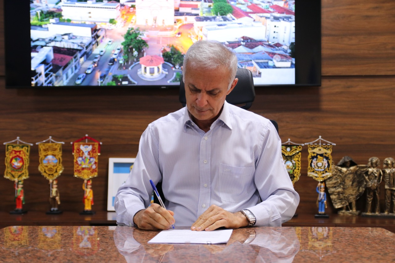 Prefeito Paulo Roberto sanciona o Renda Vitória