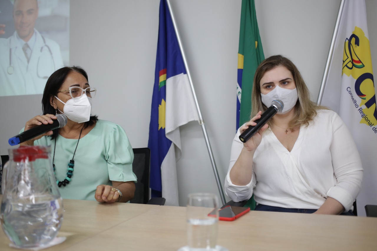 Marília participa de reunião no Conselho Regional de Farmácia
