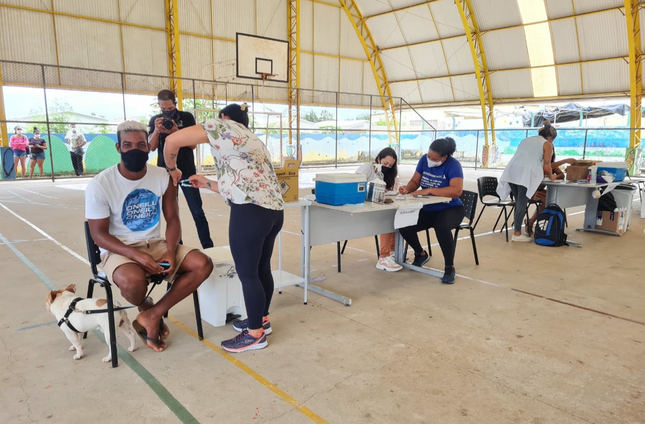 Noronha inicia vacinação de pessoas a partir de 29 anos