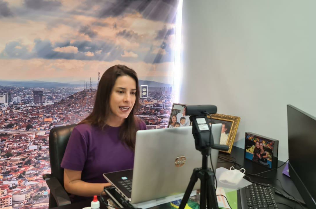 Raquel anuncia antecipação do salário de junho