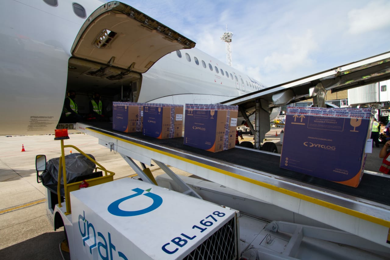 Brasil recebe mais 2,3 milhões de doses da vacina da Pfizer