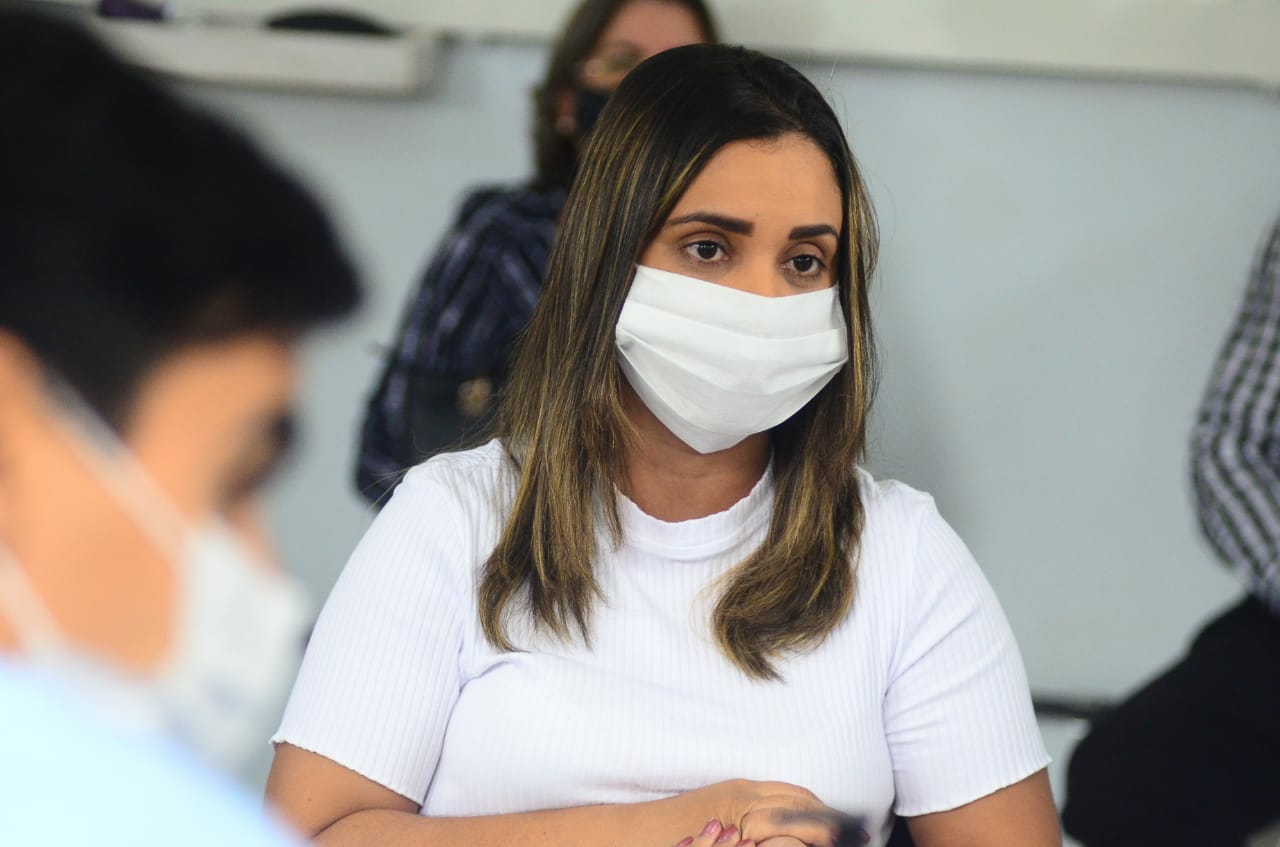 Cenário Político: Fernandha Batista em ascensão