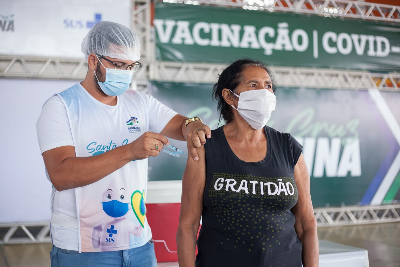 Santa Cruz amplia vacinação para pessoas a partir de 44 anos