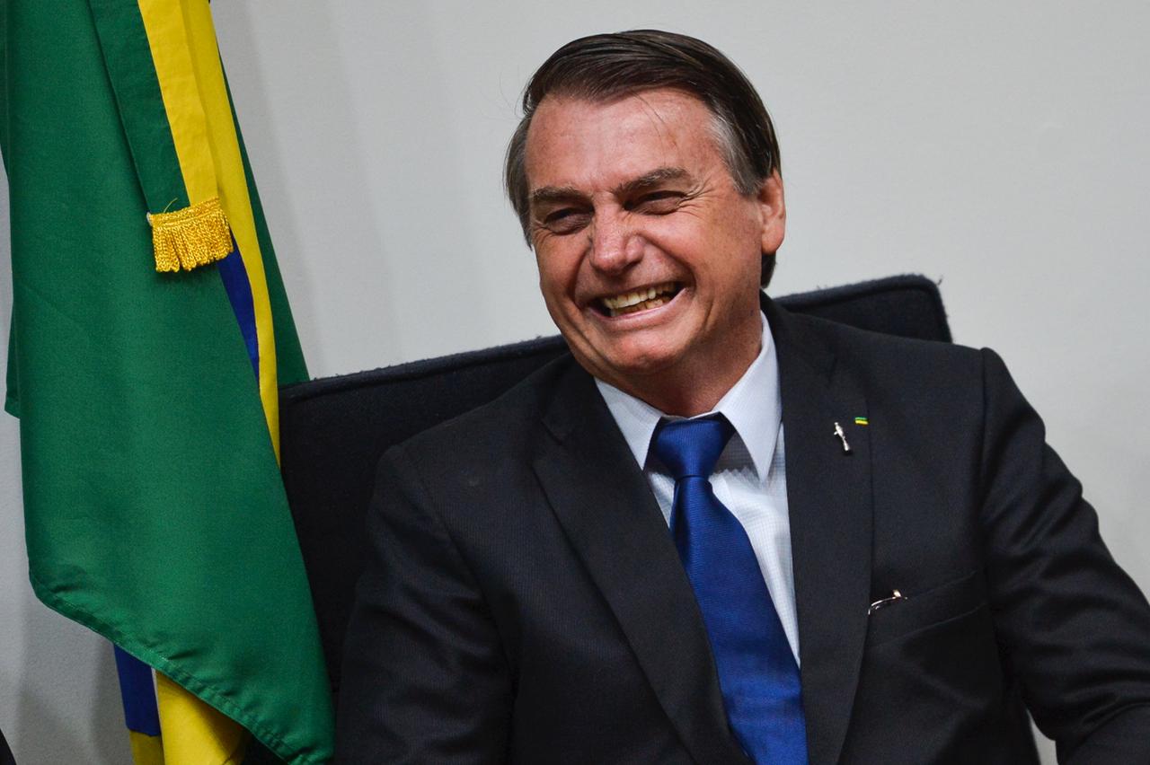 Bolsonaro confirma aumento do Bolsa Família para R$ 300
