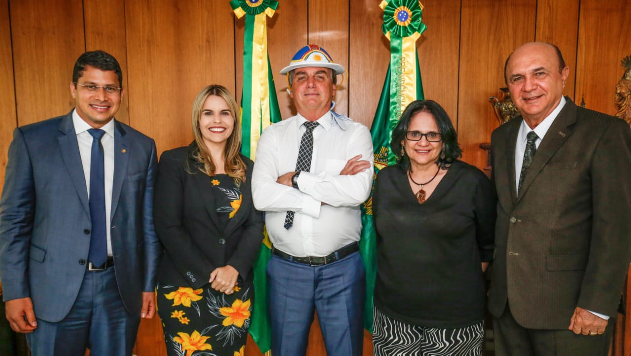Deputada Clarissa Tércio é recebida por Bolsonaro em Brasília