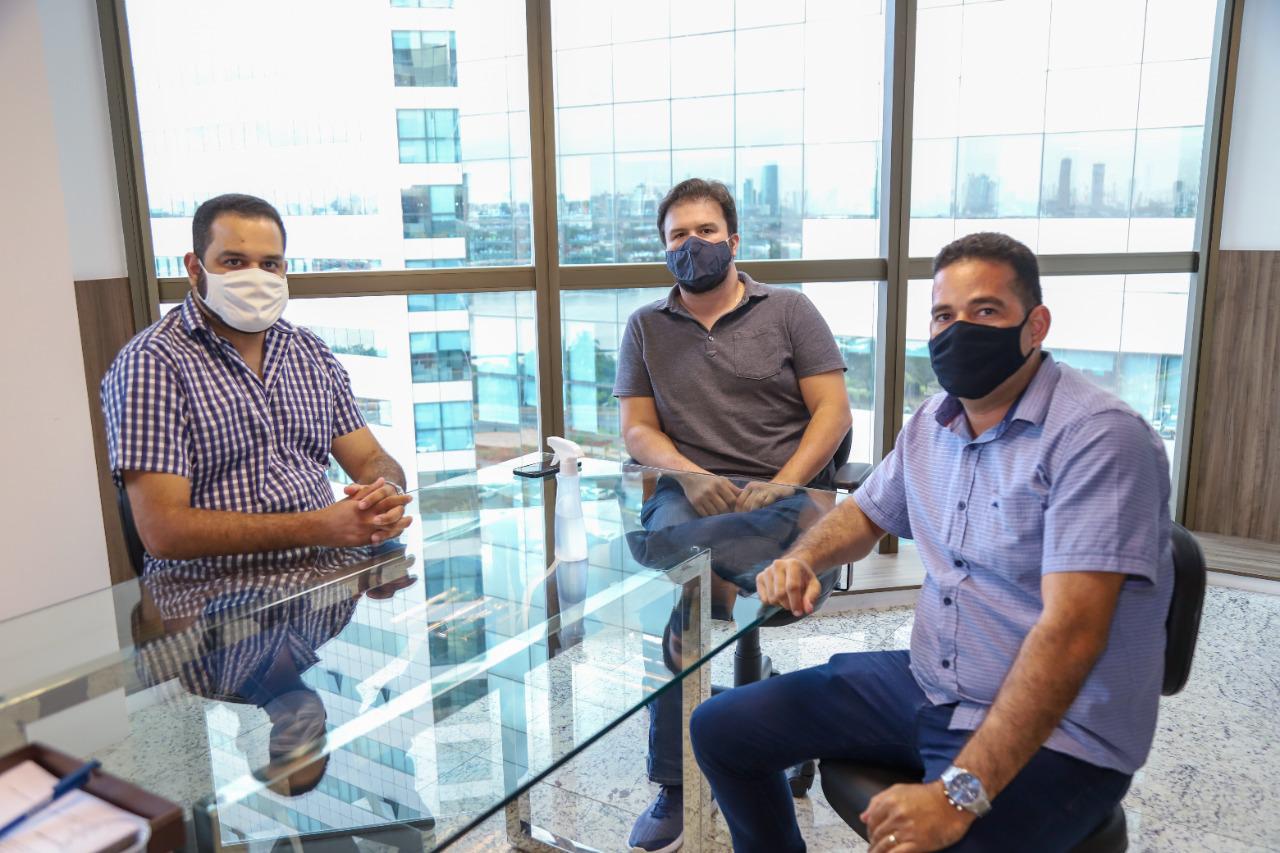 Fernando Filho visita Igarassu e se reúne com lideranças políticas