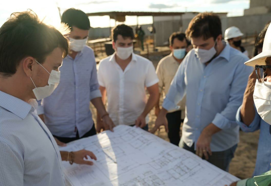 Fernando Filho visita obras em Petrolina