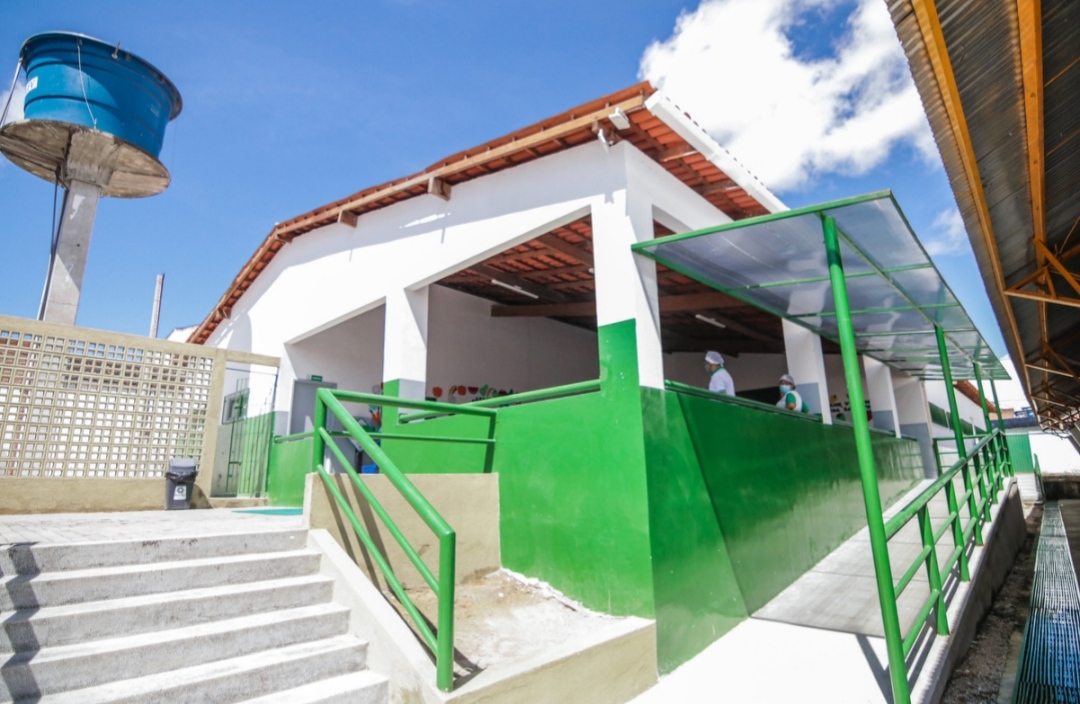 Caruaru abre 10 vagas para professores de português e inglês