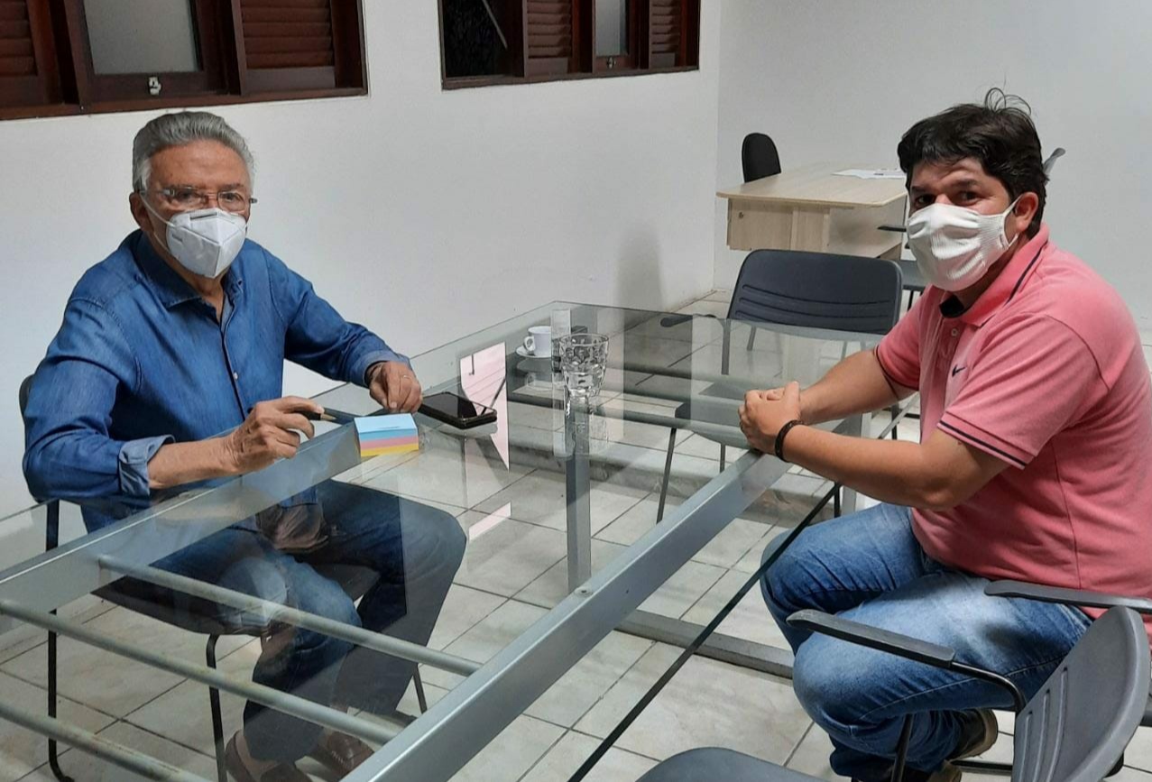 Líder da oposição em Caruaru volta a se reunir com Queiroz