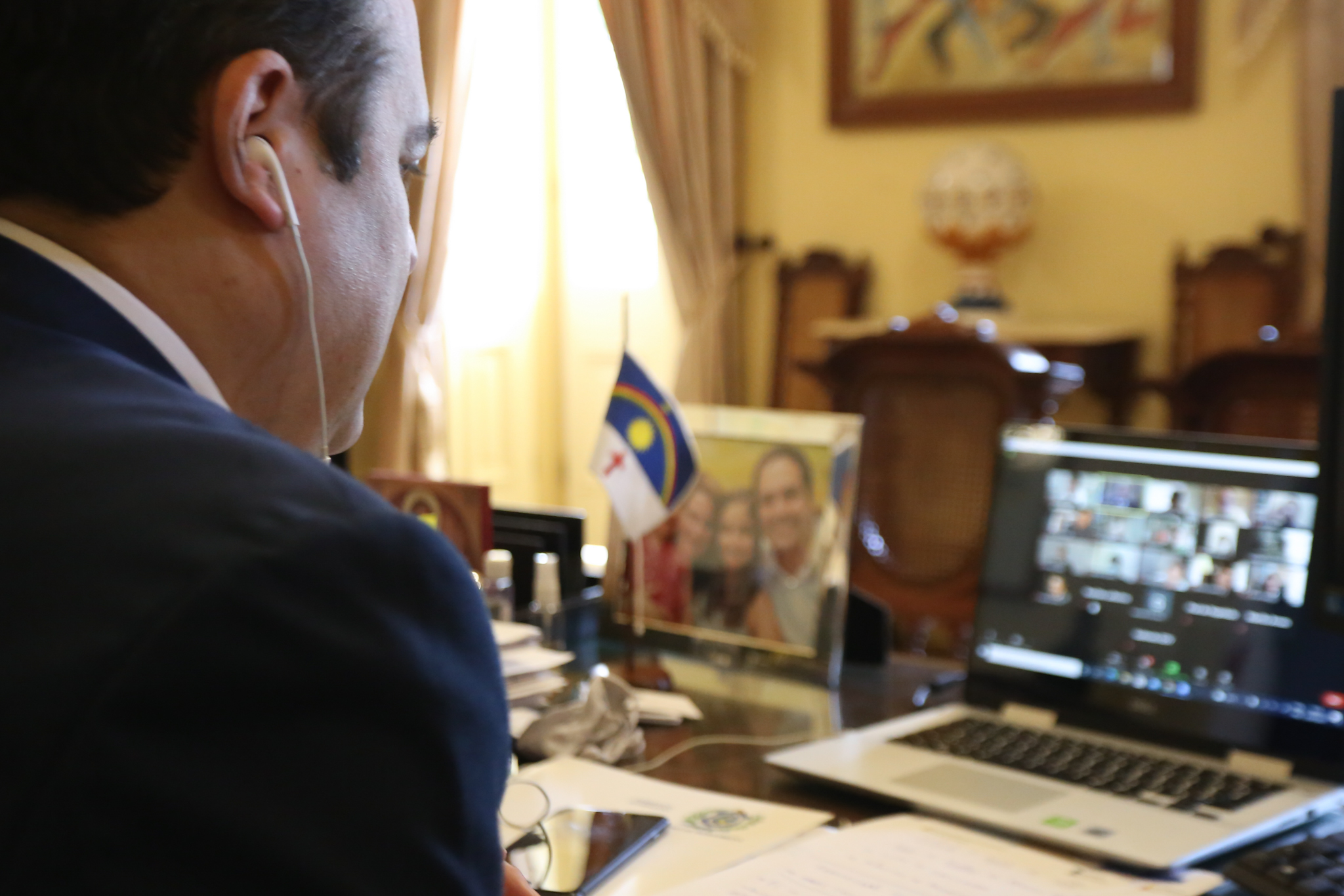 Paulo Câmara defende manutenção da Transnordestina para Suape