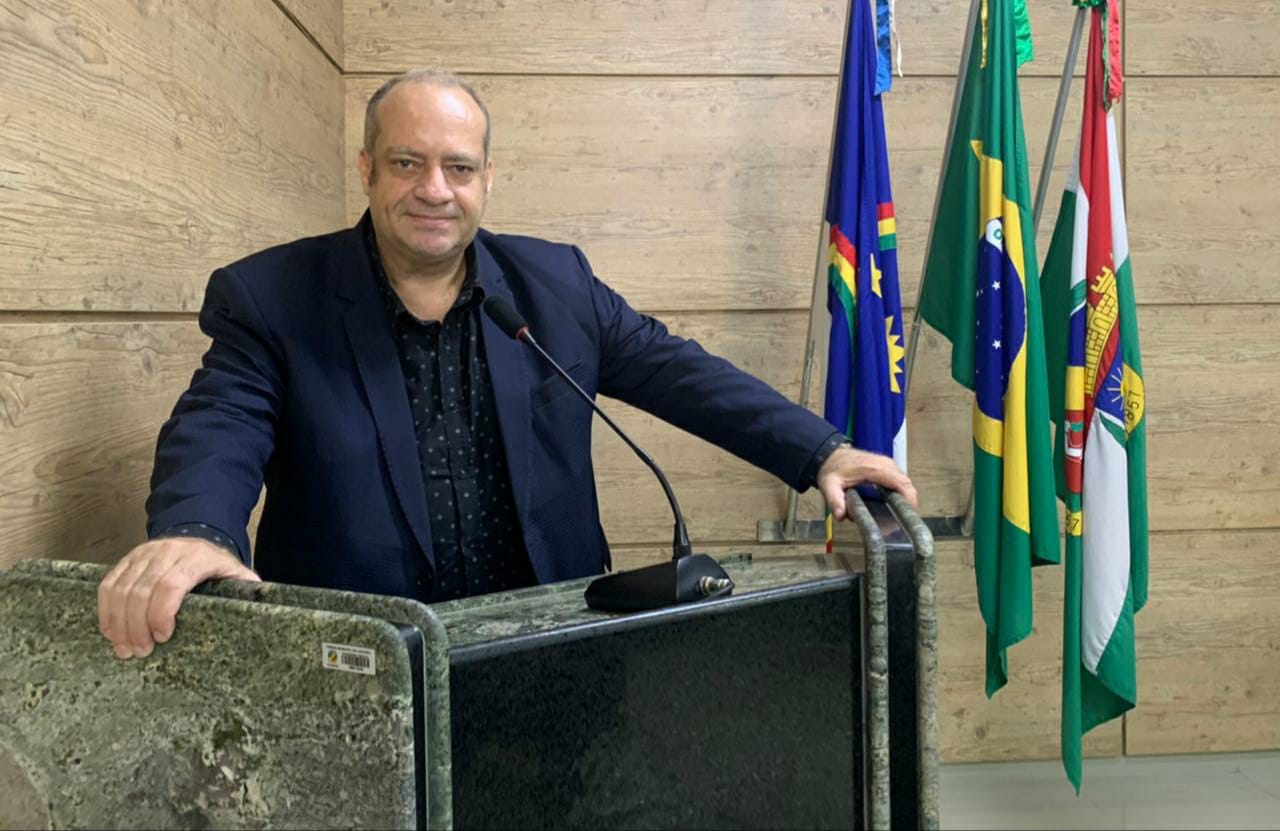 Quintino cobra volta das sessões presencias na Câmara de Caruaru