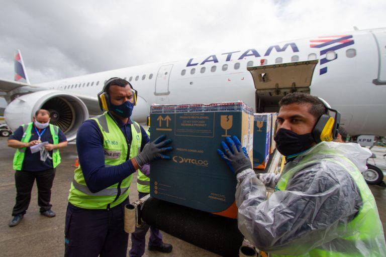 Pernambuco recebe reforço de mais 105.300 doses da Pfizer