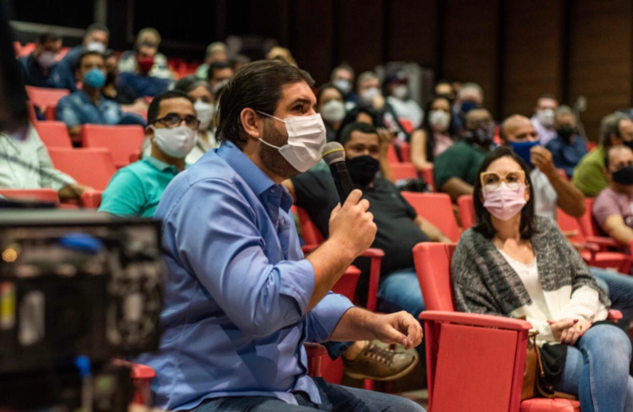 Vinícius Labanca reúne equipe e presta conta de ações