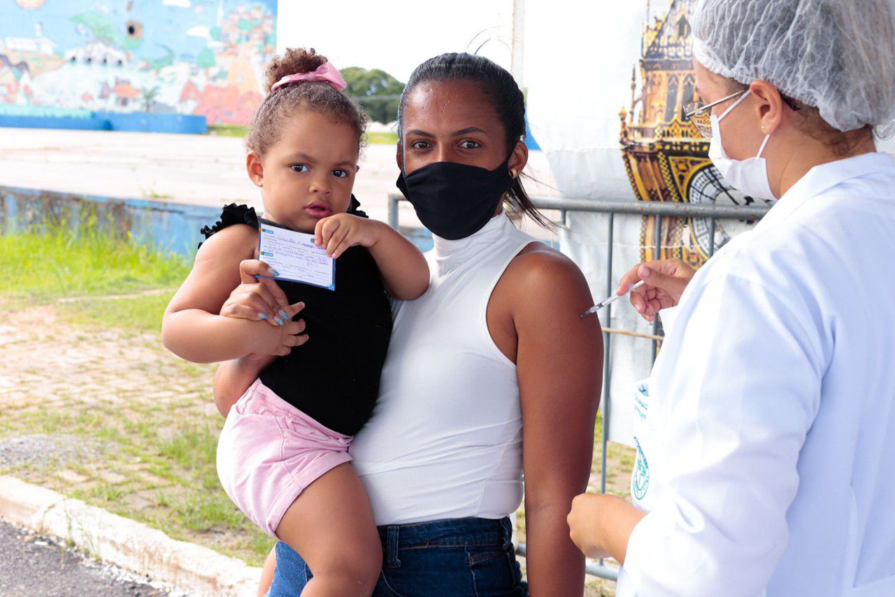 Cabo abre vacinação para pessoas de 25 anos ou mais