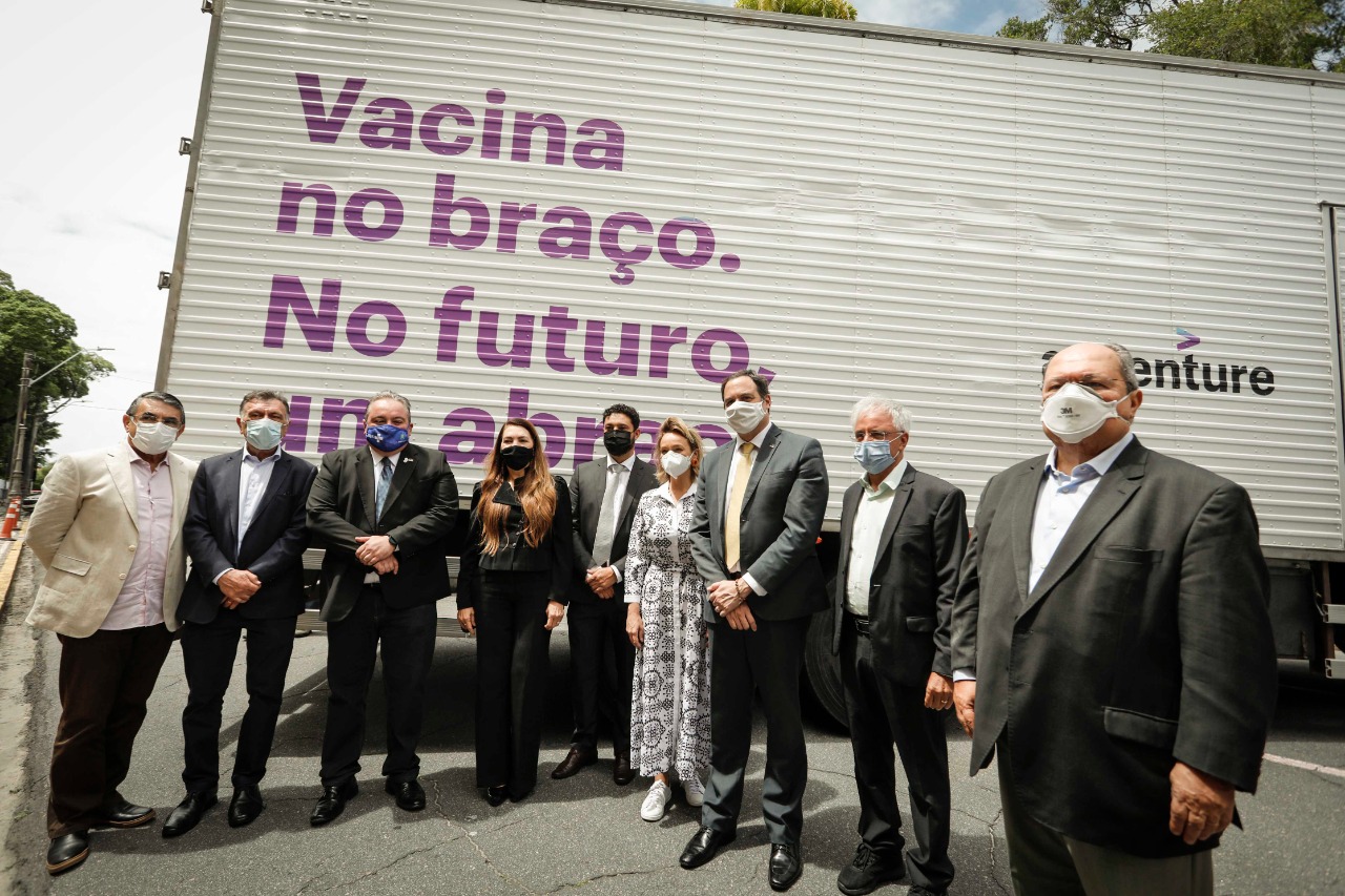 Pernambuco recebe doação de equipamentos para armazenar vacinas