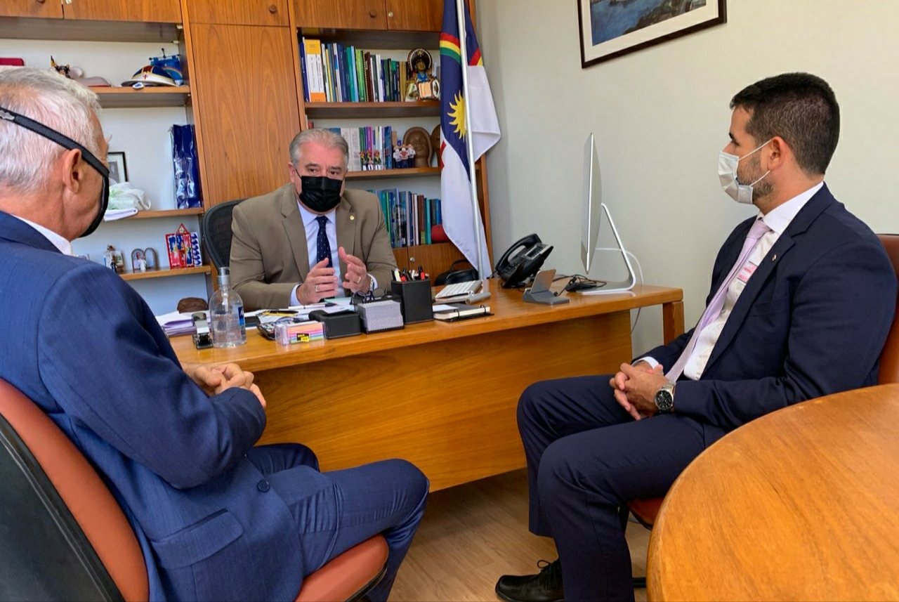 Prefeito de Vitória segue captando recursos em Brasília