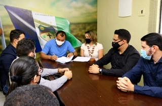 Câmara de Santa Cruz recebe novo Código Tributário Municipal