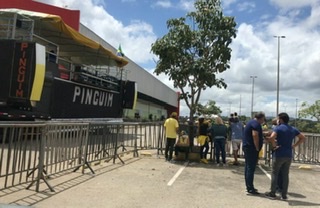 Bolsonaristas iniciam concentração no Polo Caruaru