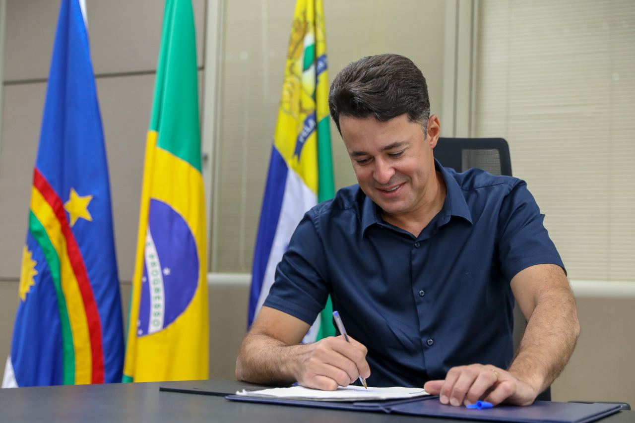 Anderson anuncia isenção de impostos para famílias de crianças com microcefalia e de baixa renda