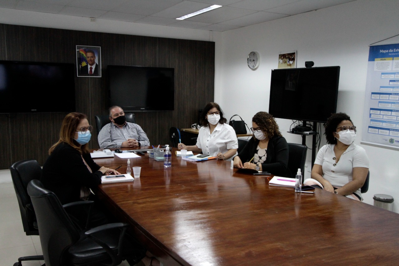 Comitê mantém a vacinação de adolescentes em Pernambuco