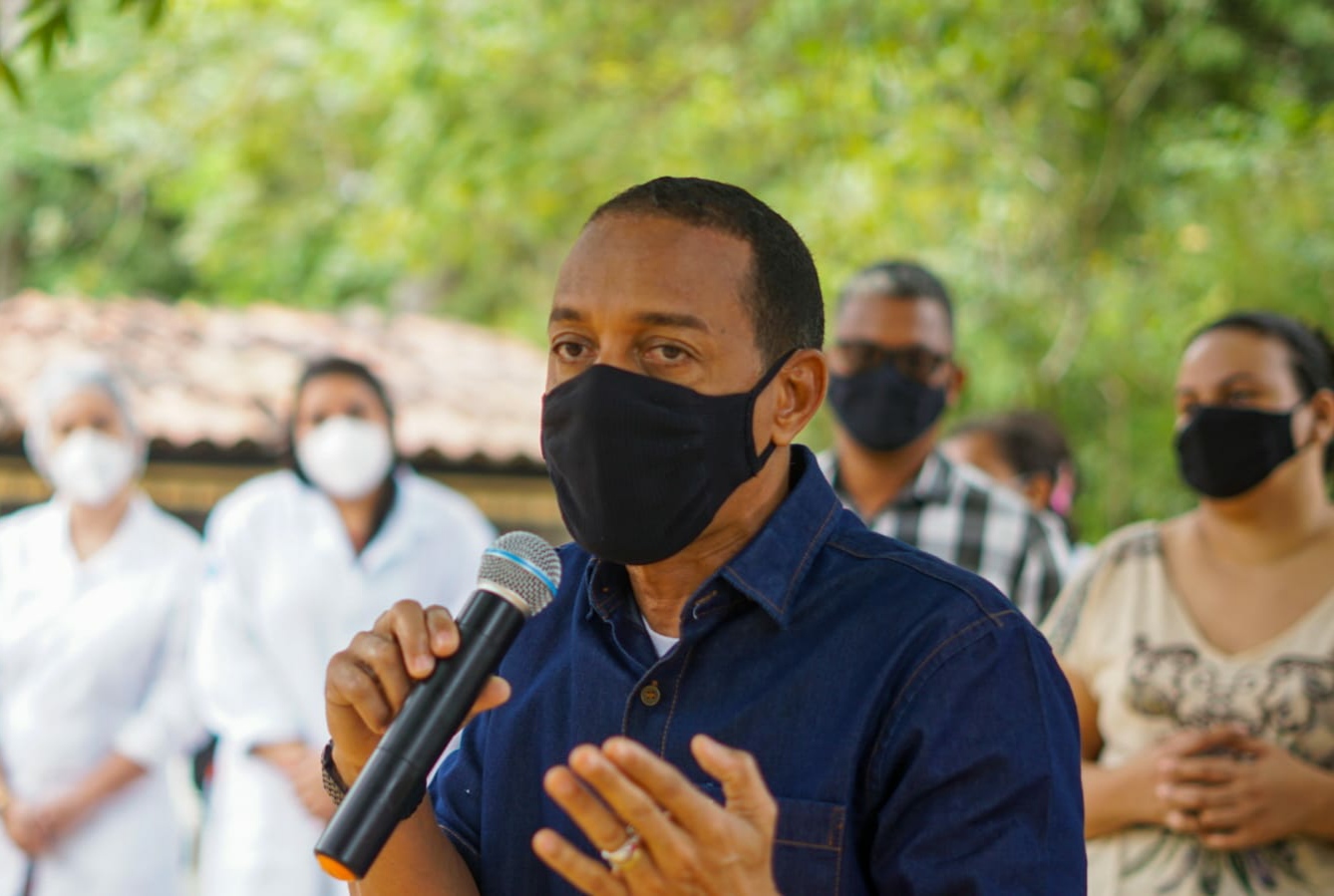 Lupércio entrega Expresso Saúde à comunidade da Base Rural