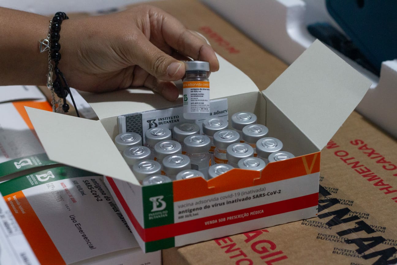 Pernambuco recebe mais 146.420 doses de vacinas contra Covid-19