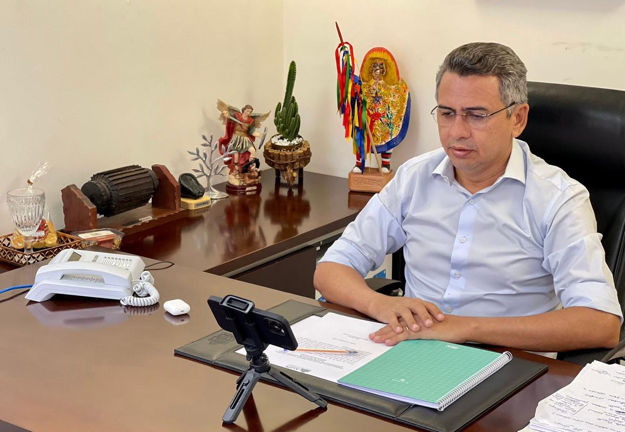 PT reúne partidos de esquerda para discutir o 2 de outubro