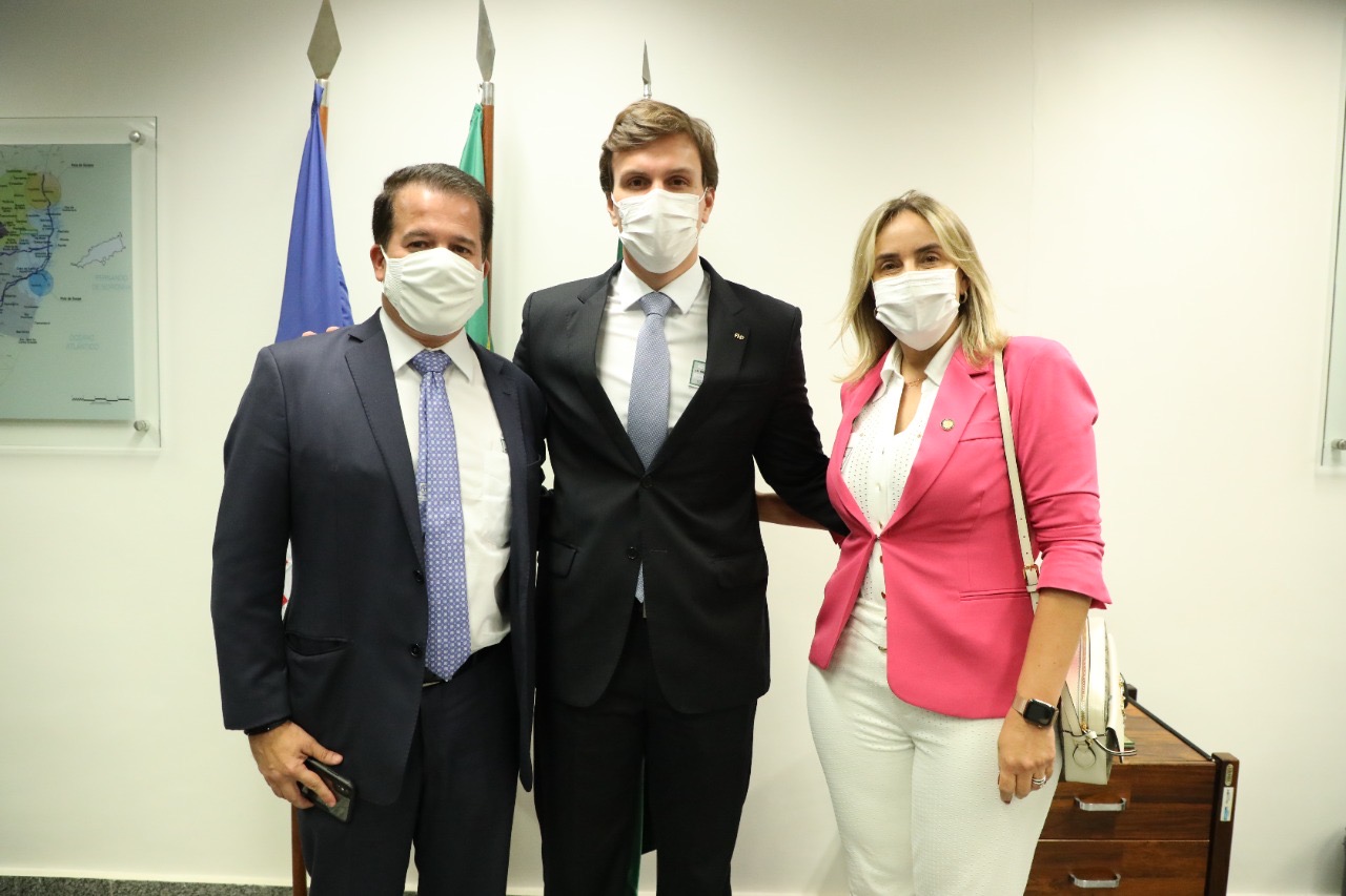 Alessandra e Edson Vieira organizam agenda para Miguel