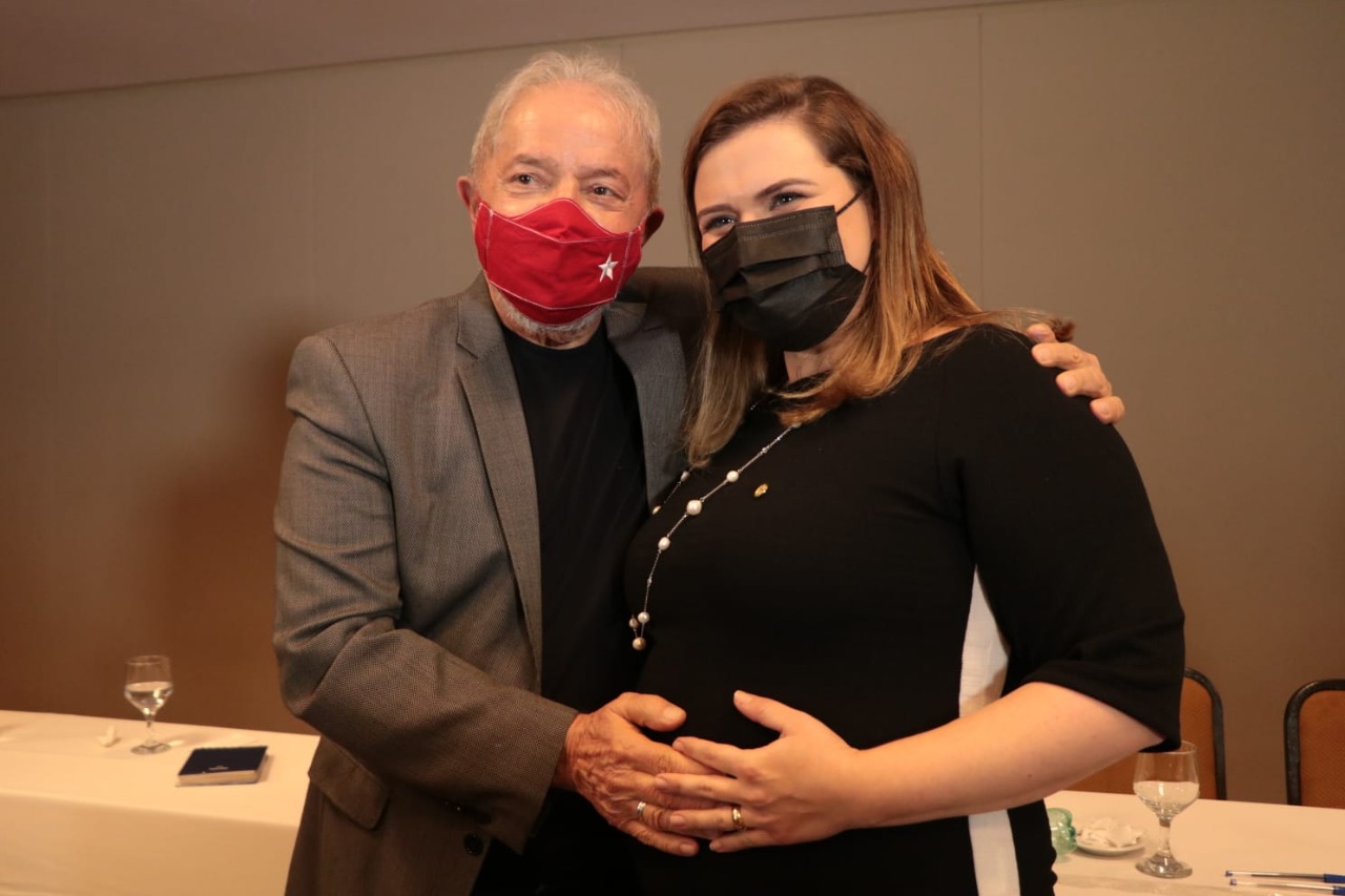 Marília e Lula se encontram novamente em Brasília