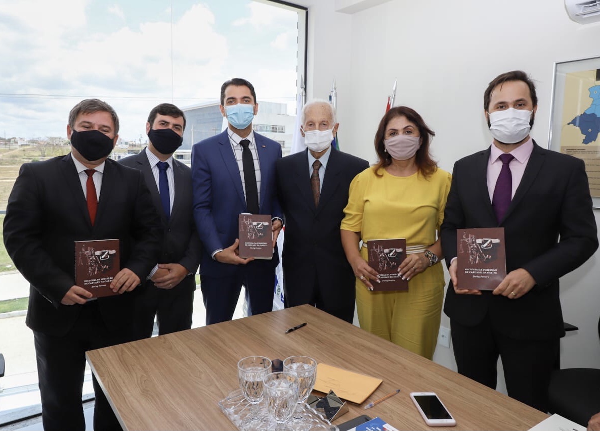 Fundador da OAB Caruaru lança livro contando a história da Subseccional