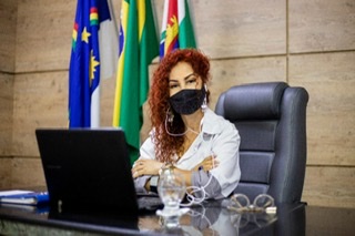 Perpétua repudia voto de aplauso a Malafaia